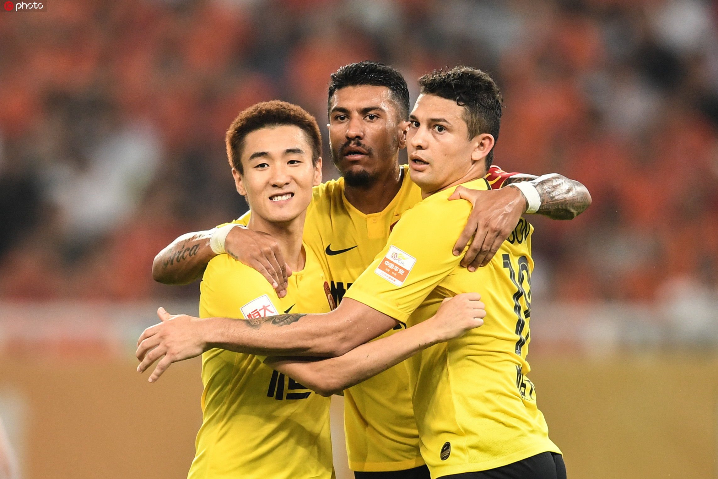 广州恒大客场战胜北京人和继续追赶(广州恒大战况)